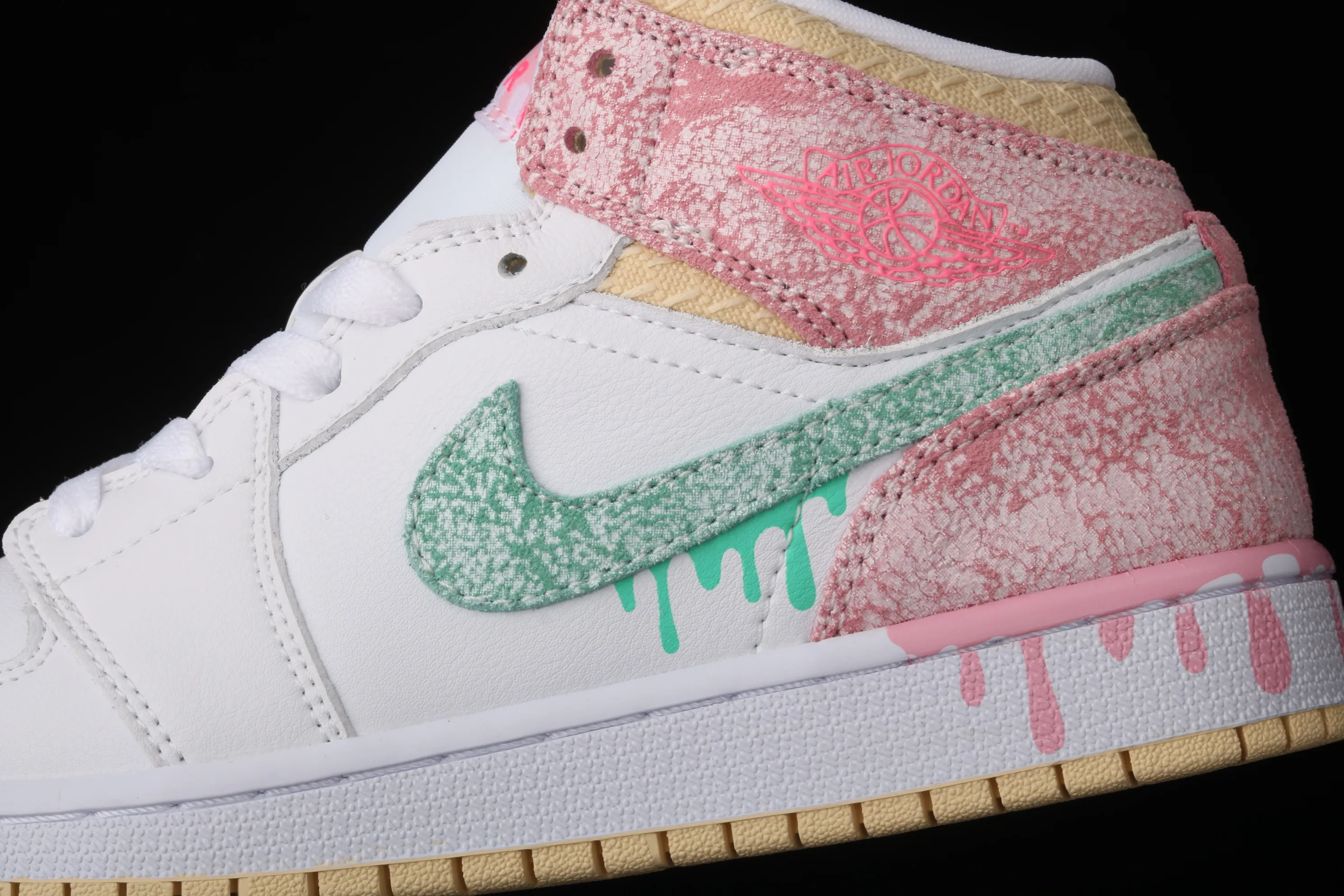 All categories Air Jordan Jordan series basketball shoes Air Jordan 1 Mid Air Jordan 1 Mid GS AJ1 Joe 1 Ice Cream Zhongbang Basketball Shoes DD1666-100